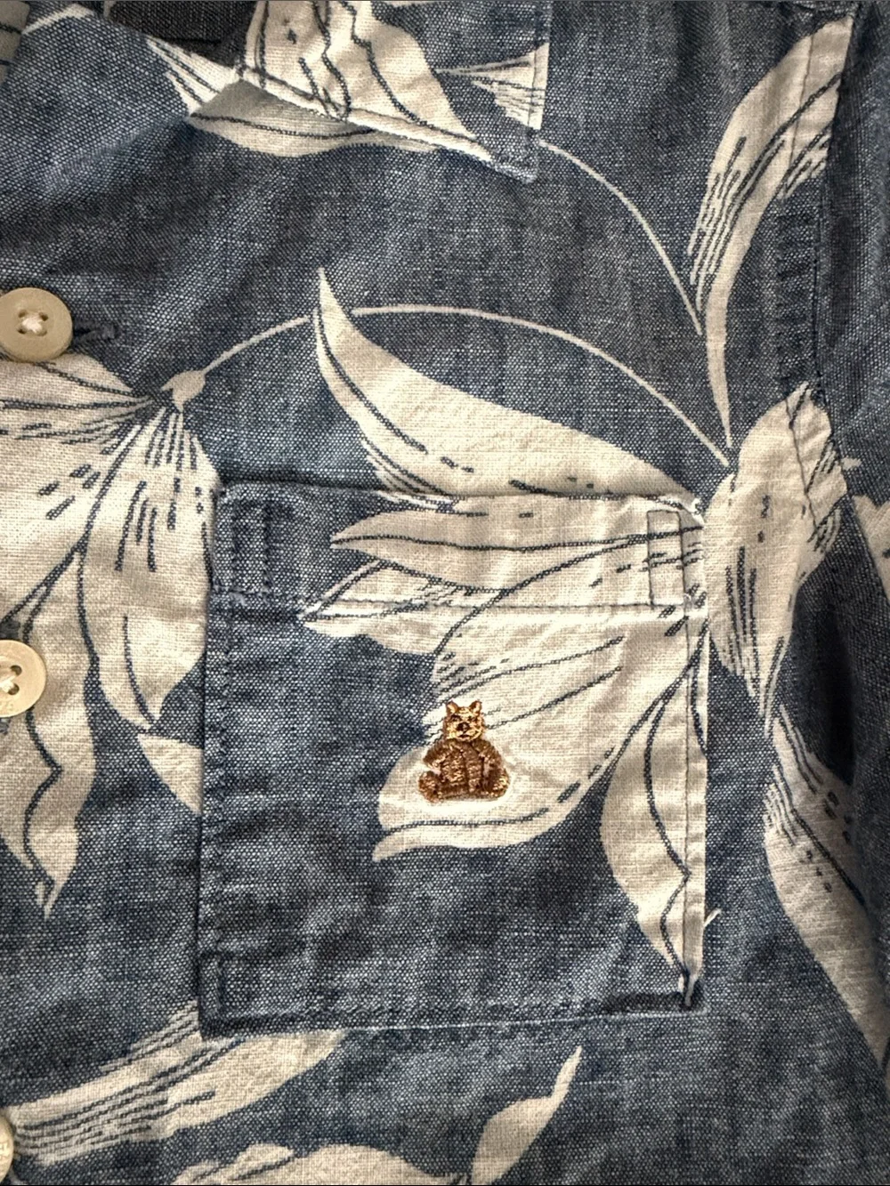 GAP Blue and White Floral Short-Sleeve Button-Up Shirt